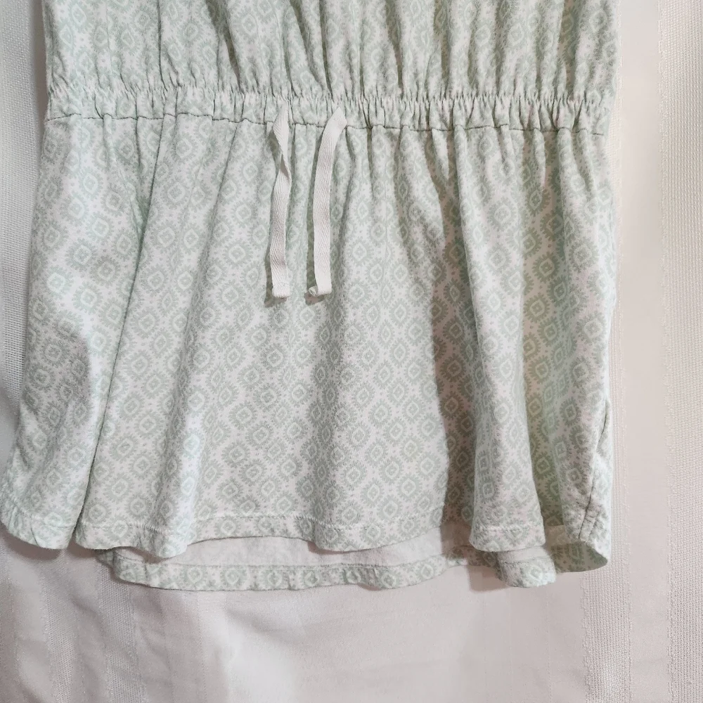 OLD NAVY, YOUTH WHITE/GREEN GEOMETRIC PATTERN,  CINCHED WAIST DRE SIZE XL A-89